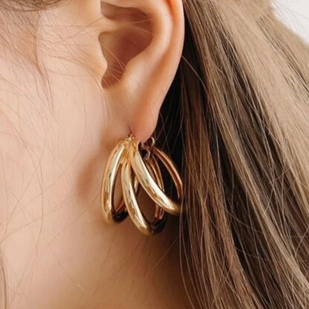 NWOT 18K yellow gold Triple Layer Hoop earrings - Picture 6 of 10